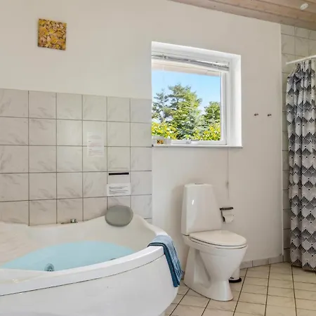 Cozy In Vaeggerlose With Sauna * Bøtø By